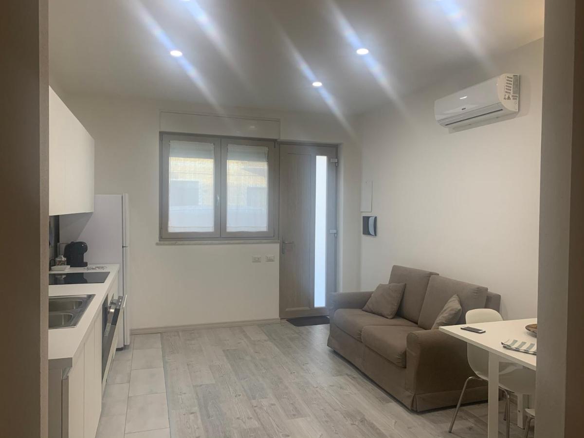 Allwhite Iun R5535 Apartment *