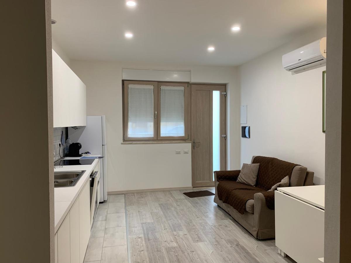 Allwhite Iun R5535 Apartment