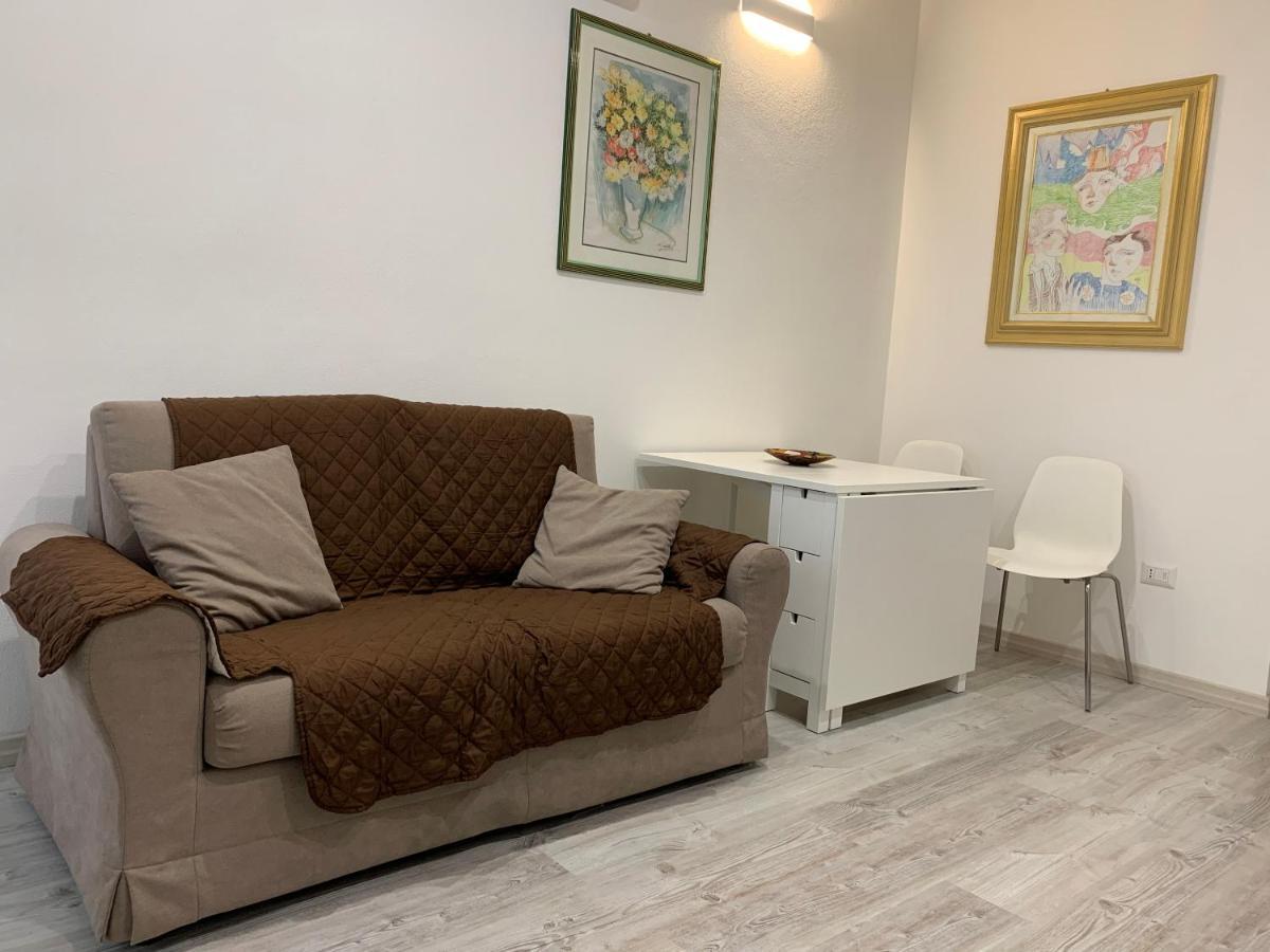 Allwhite Iun R5535 Apartment